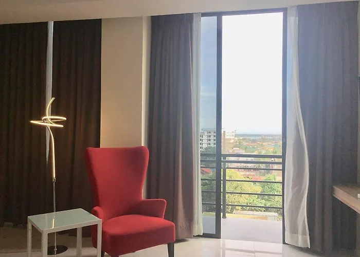 Отель Eastland And Residences 3*