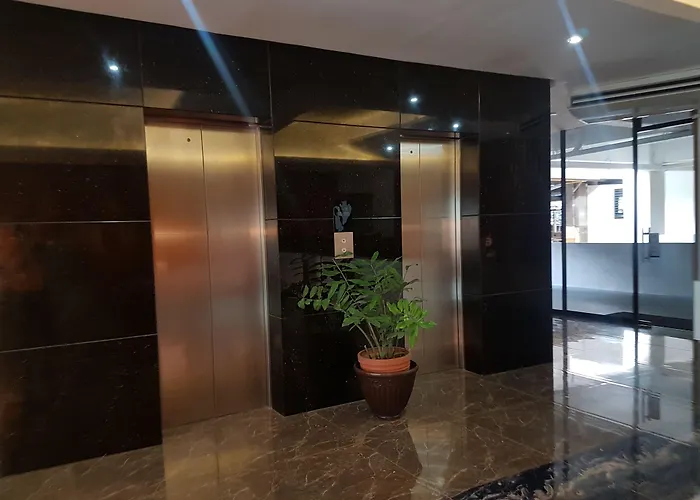 Eastland And Residences ホテル 3*