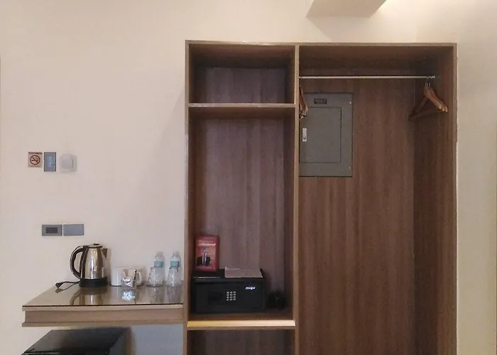 Eastland And Residences ホテル 3*