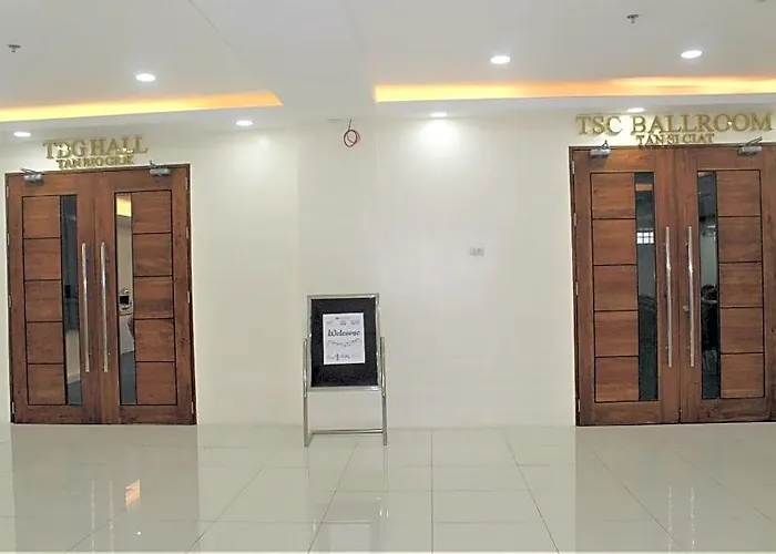 Eastland And Residences Отель 3*
