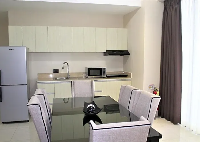 Отель Eastland And Residences